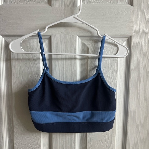 WILO Sports Bra - Picture 1 of 3